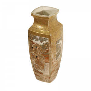 IMARI SQUARE VASE