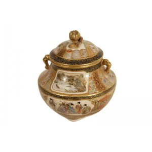 Japanes Imari of a covered tureen