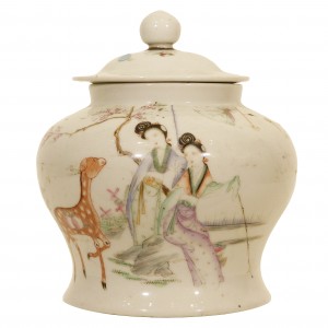 Chinese porcelain ginger jar with lid