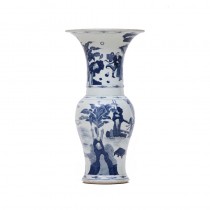 BLUE & WHITE PORCELAIN VASE