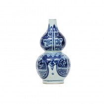 BLUE & WHITE GROUD VASE