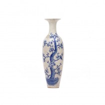 BLUE & WHITE VASE IN ICE-CRACK DESIGN