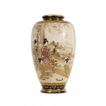 IMARI VASE OF BIJIN BY FUSHAN MEIJI