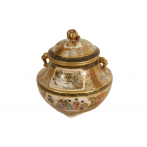 Japanes Imari of a covered tureen