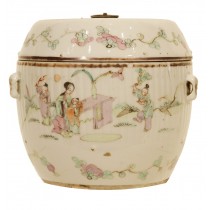 Chinese porcelain ginger jar with a lid and bronze pull